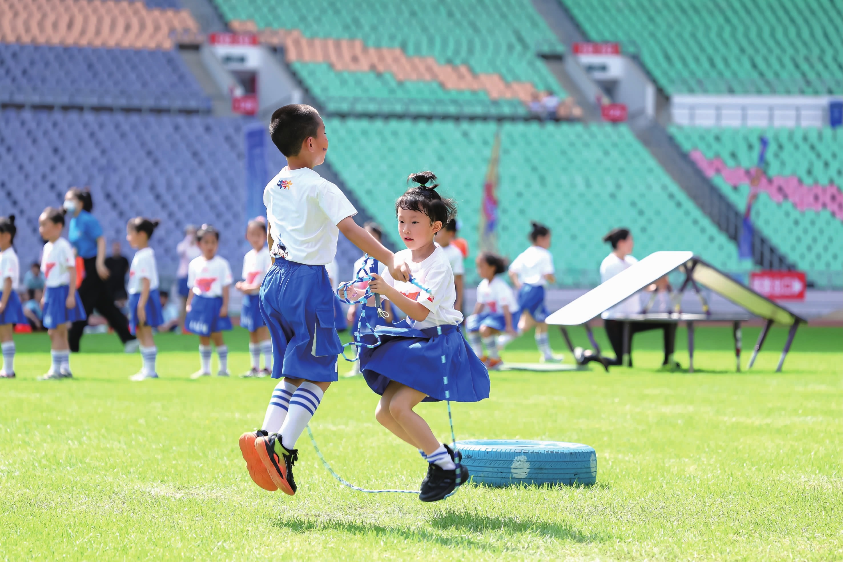 3分钟带你了解EWC电竞世界杯LOL项目，LPL能否洗刷底座赛区之名？